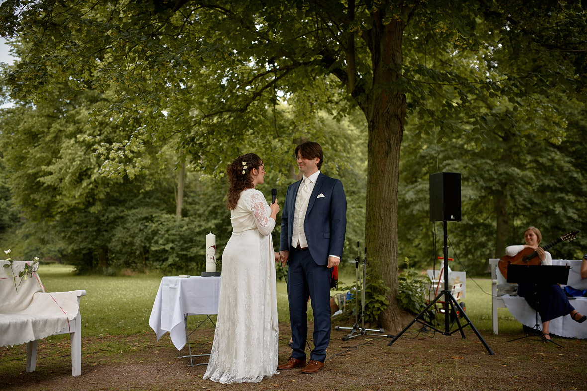 fotograf weimar heiraten hochzeitsfotos park Remise tiefurt