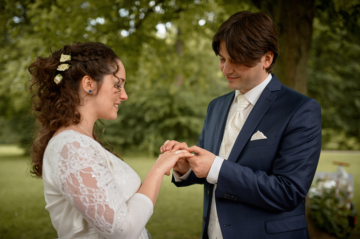 fotograf weimar heiraten hochzeitsfotos park Remise tiefurt