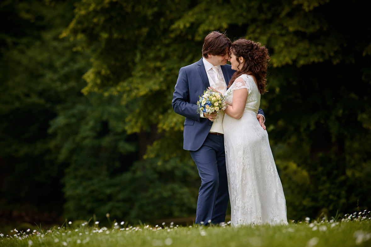 fotograf weimar heiraten verlobung hochzeitsfotos park Remise tiefurt hochzeitsfotograf weimar paarshooting hochzeit